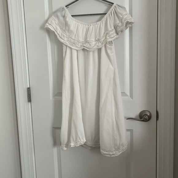 Wilfred White Off the Shoulder Dress 💚 - Picture 7 of 11